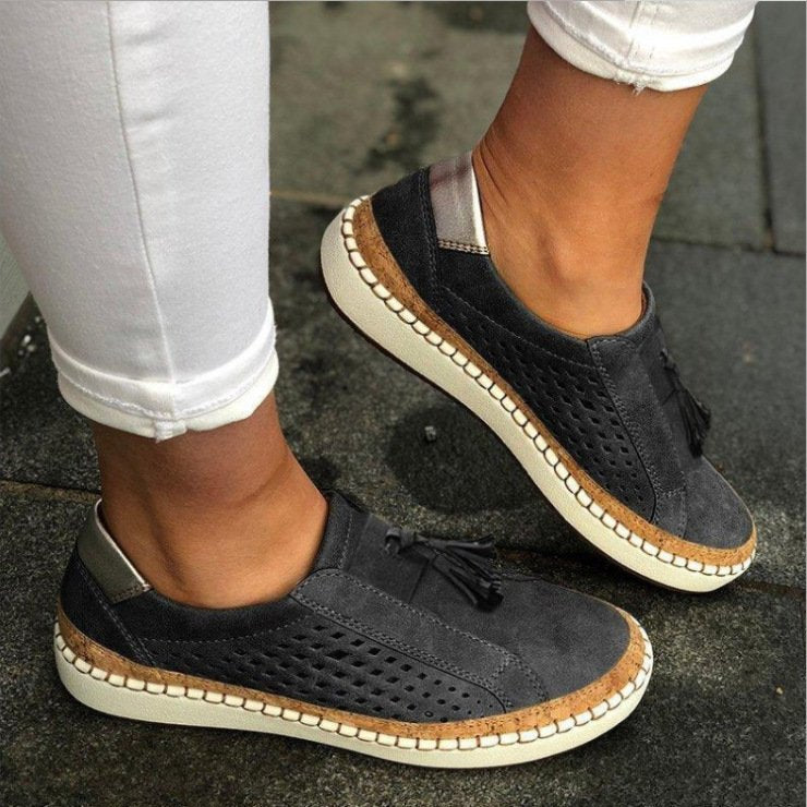 AD | Slip-on-sneakers med tofsdetalj