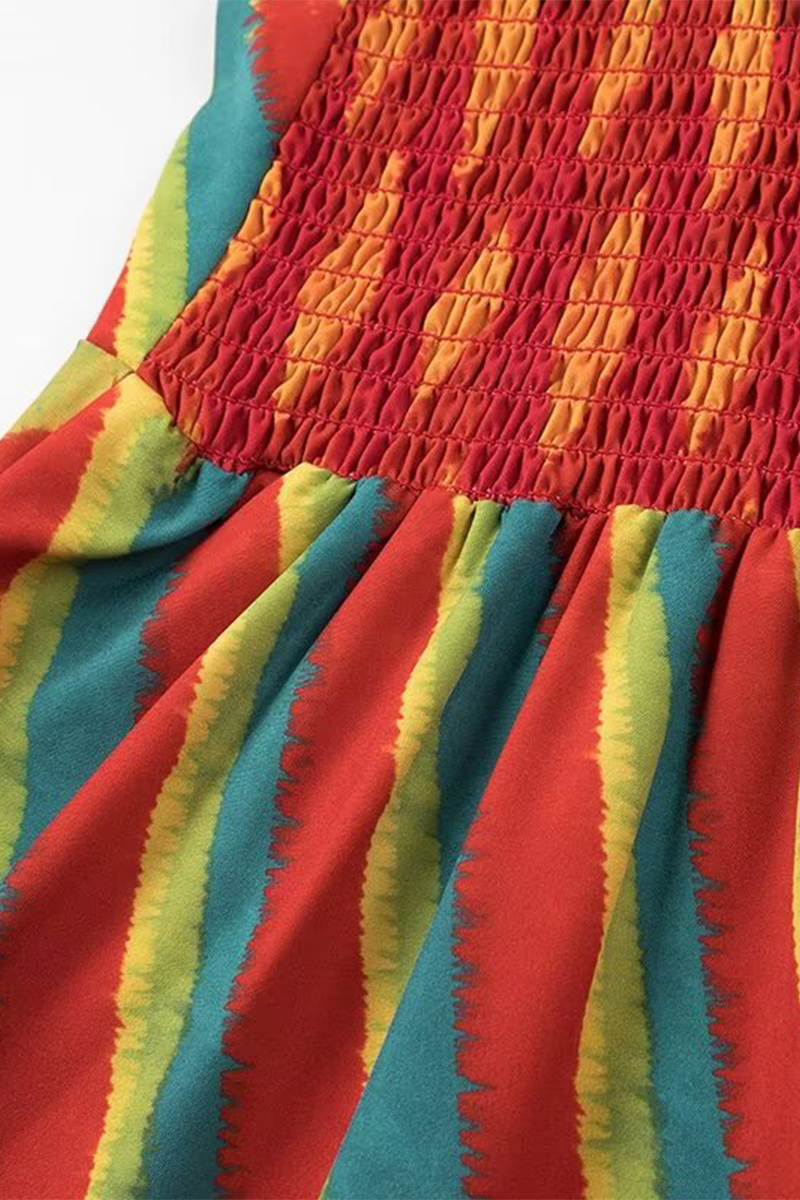 AD | Eleganta slingklänningar med kontrasterande randigt patchwork och V-ringning