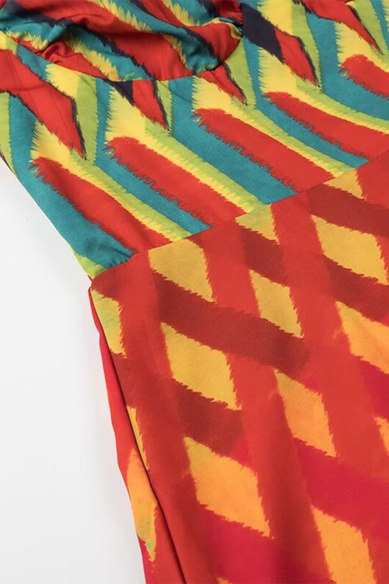 AD | Eleganta slingklänningar med kontrasterande randigt patchwork och V-ringning