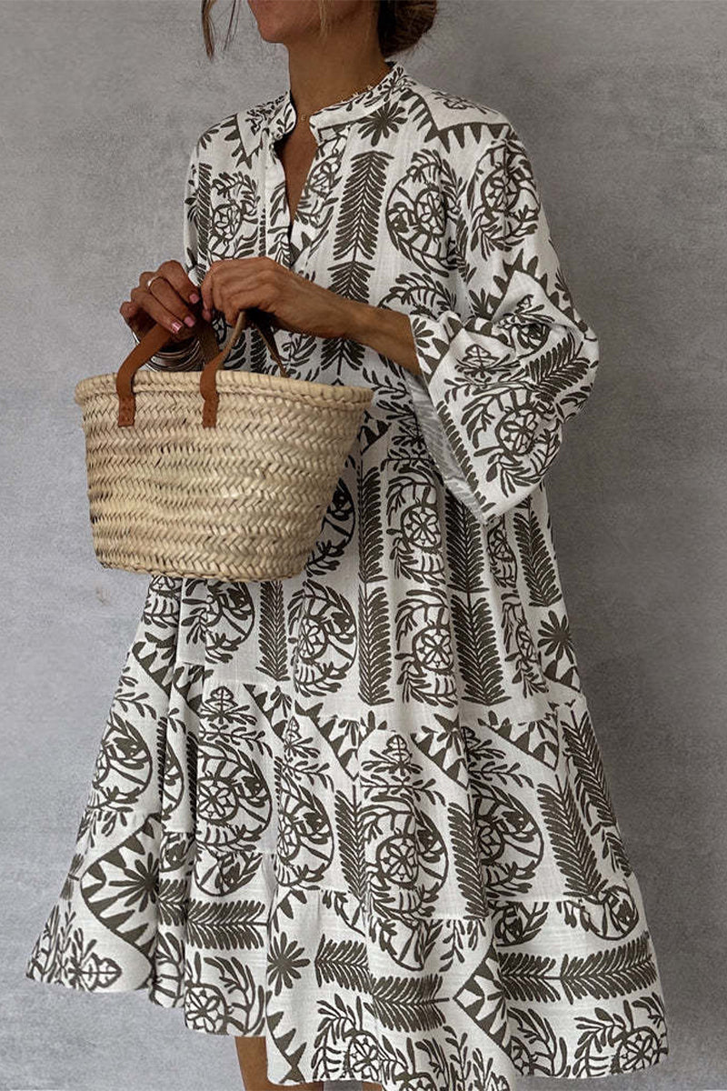 AD | Avslappnade A-linjeformade klänningar med blommigt patchwork-tryck och V-ringning