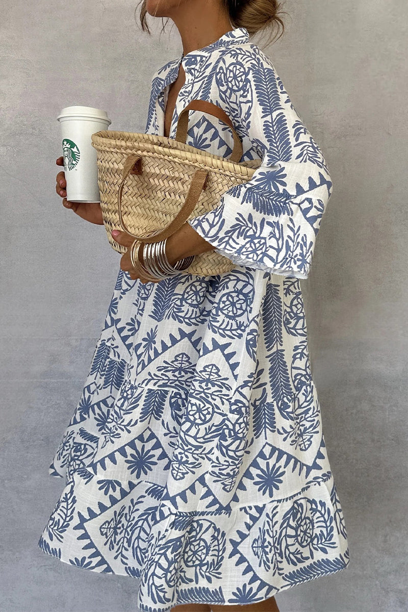 AD | Avslappnade A-linjeformade klänningar med blommigt patchwork-tryck och V-ringning