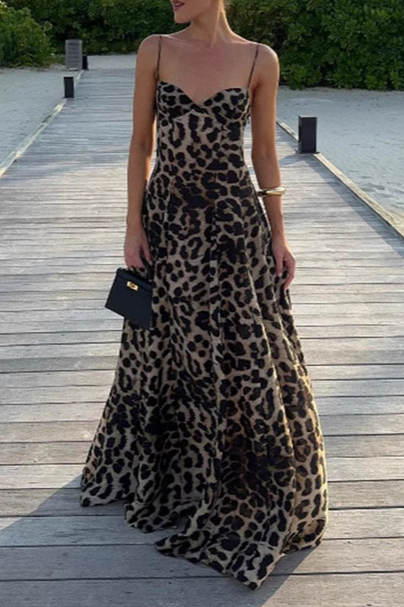AD | Sexiga långklänningar med leopardmönster och V-ringning
