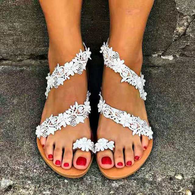 AD | Eleganta sandaler i spets