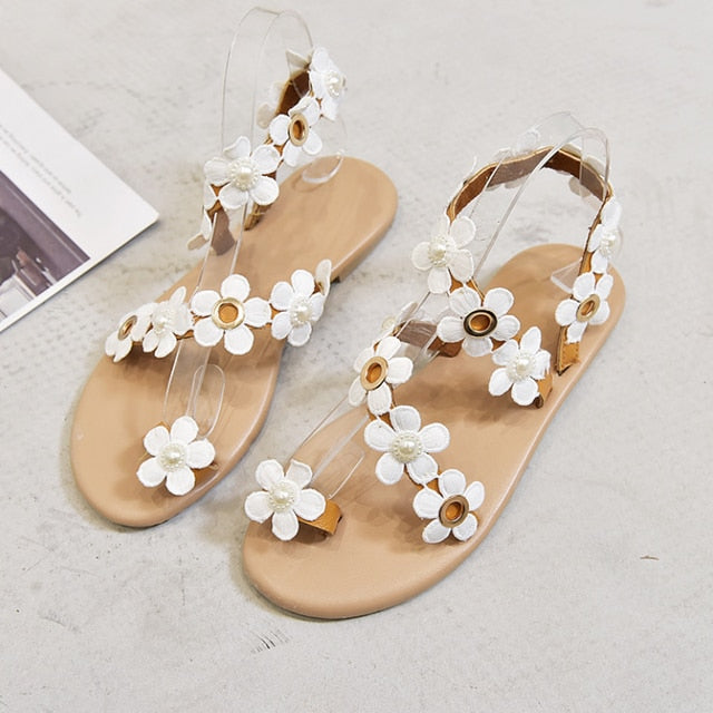 AD | Eleganta sandaler i spets
