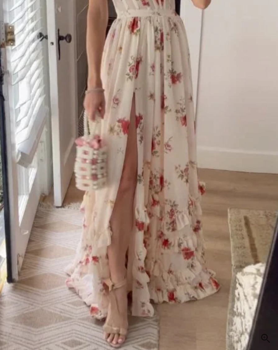 AD | Elegant klänning med blommigt tryck