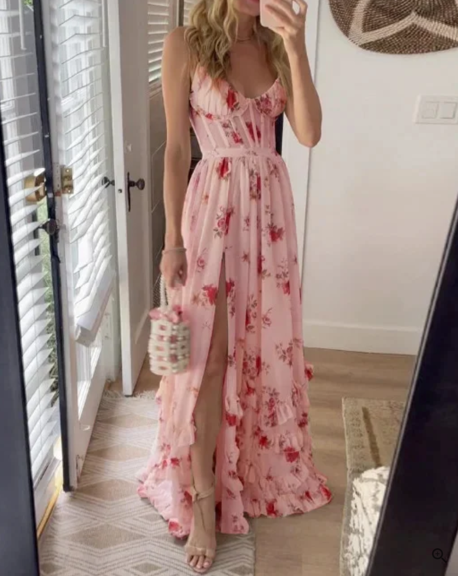 AD | Elegant klänning med blommigt tryck