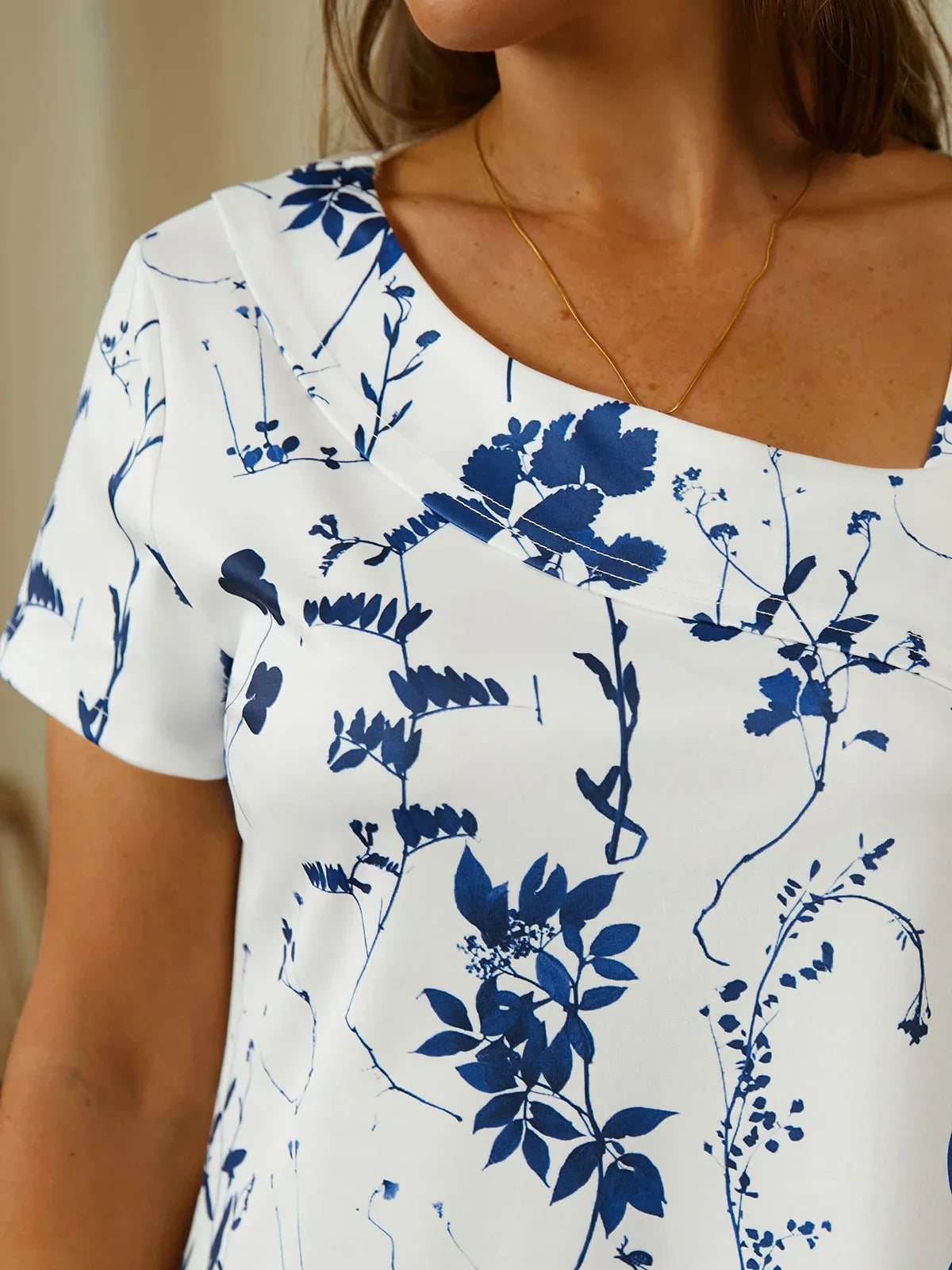 AD | Kortärmad klänning med blommigt mönster