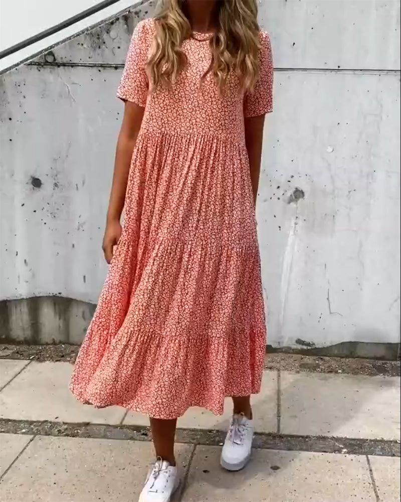 AD | Kortärmad klänning med blommigt tryck
