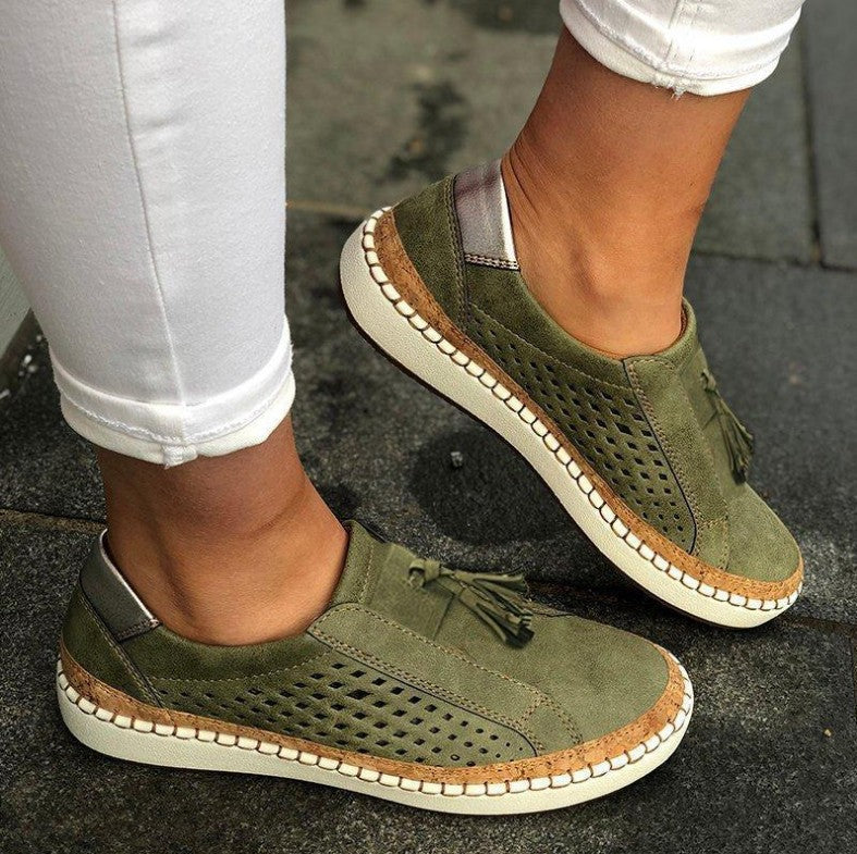 AD | Slip-on-sneakers med tofsdetalj