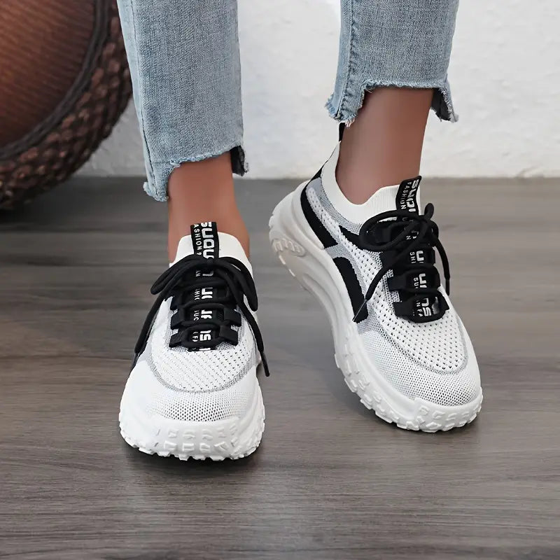AD | TRENDIGA ORTHO-SNEAKERS I STICKAT TYG