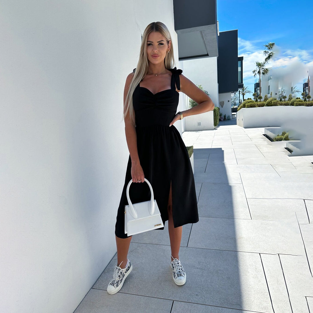 AD | Moderiktig och minimalistisk vinterklänning