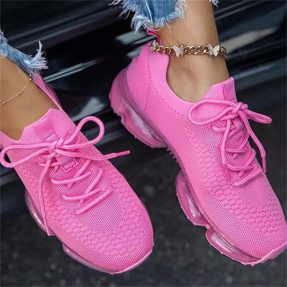AD | Casual sneakers med transparent sula och snörning