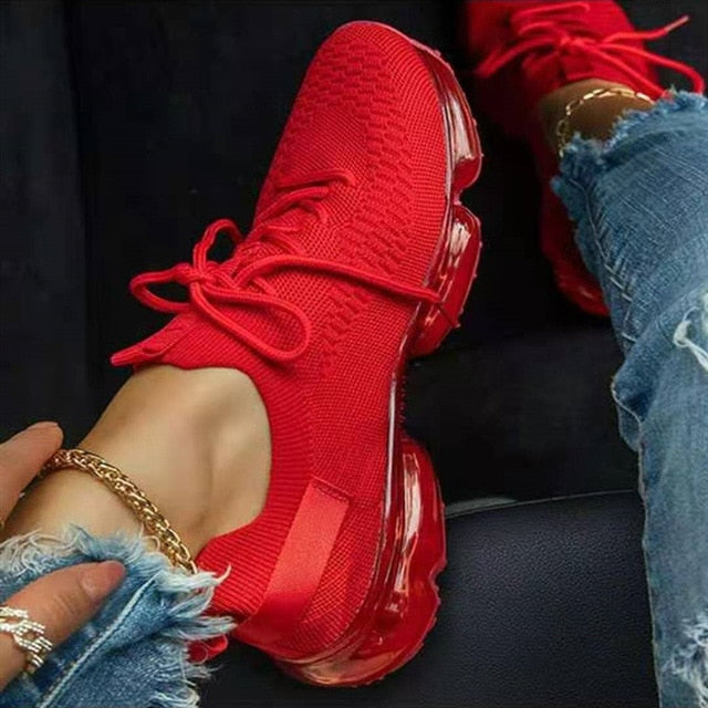 AD | Casual sneakers med transparent sula och snörning