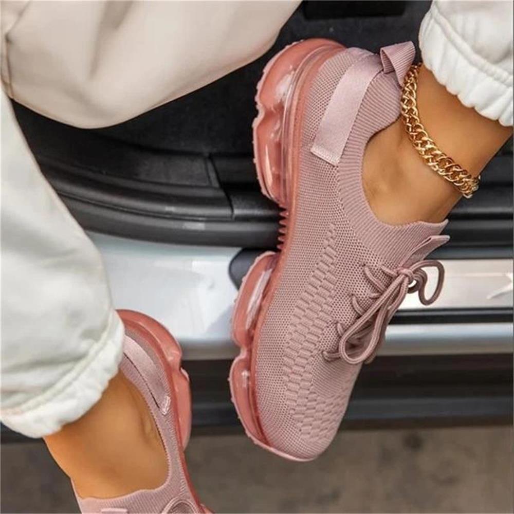 AD | Casual sneakers med transparent sula och snörning