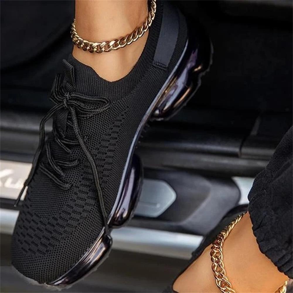 AD | Casual sneakers med transparent sula och snörning