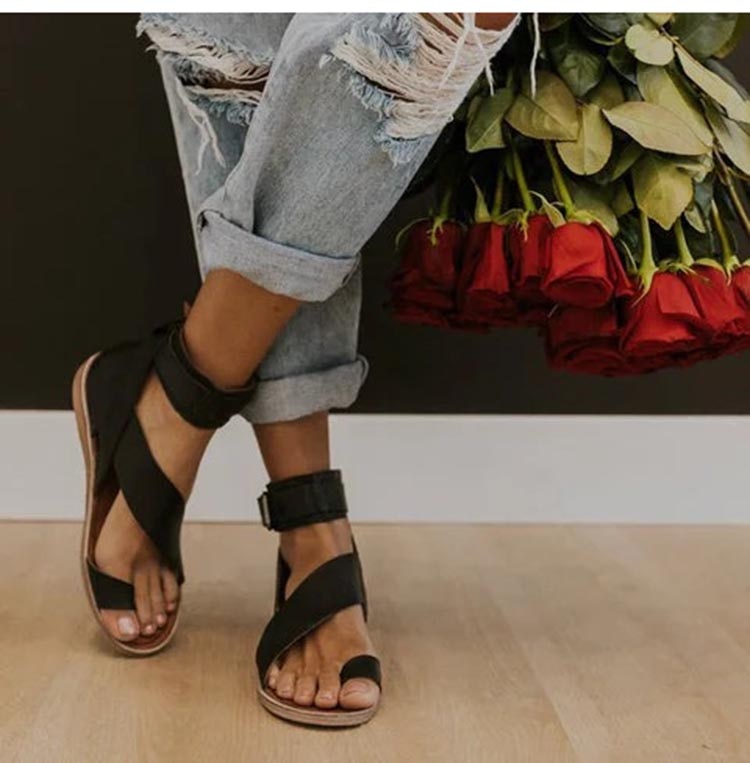 AD | Sandaler med korsband och fotledsring