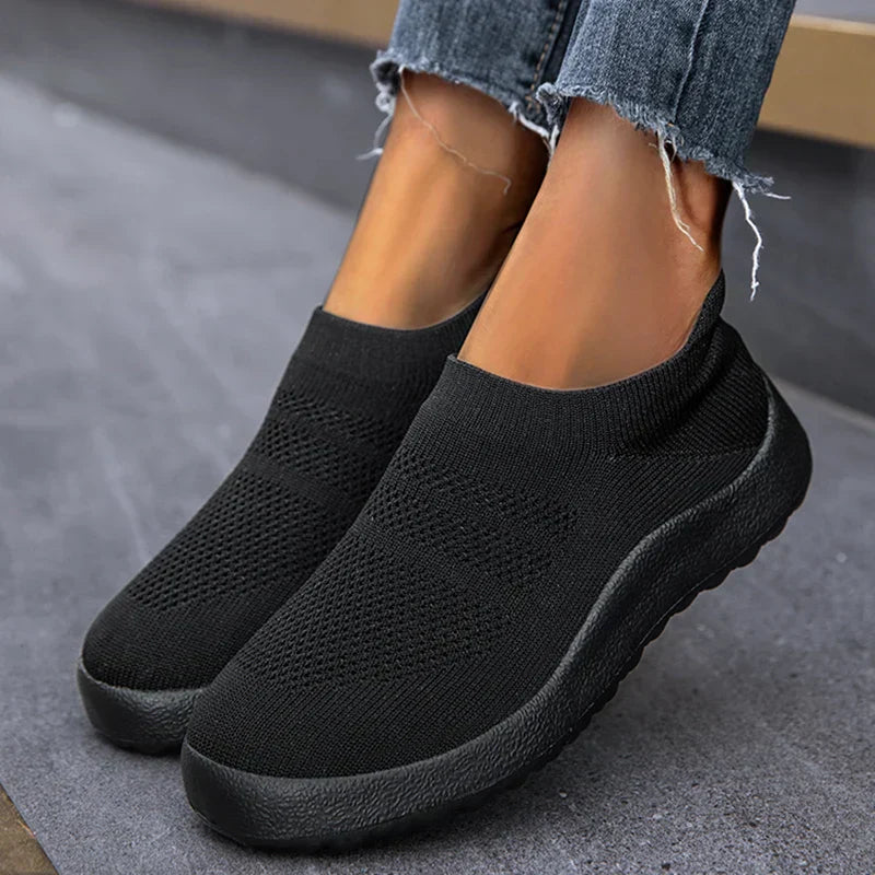 AD | Lättviktiga stickade slip-on-sneakers