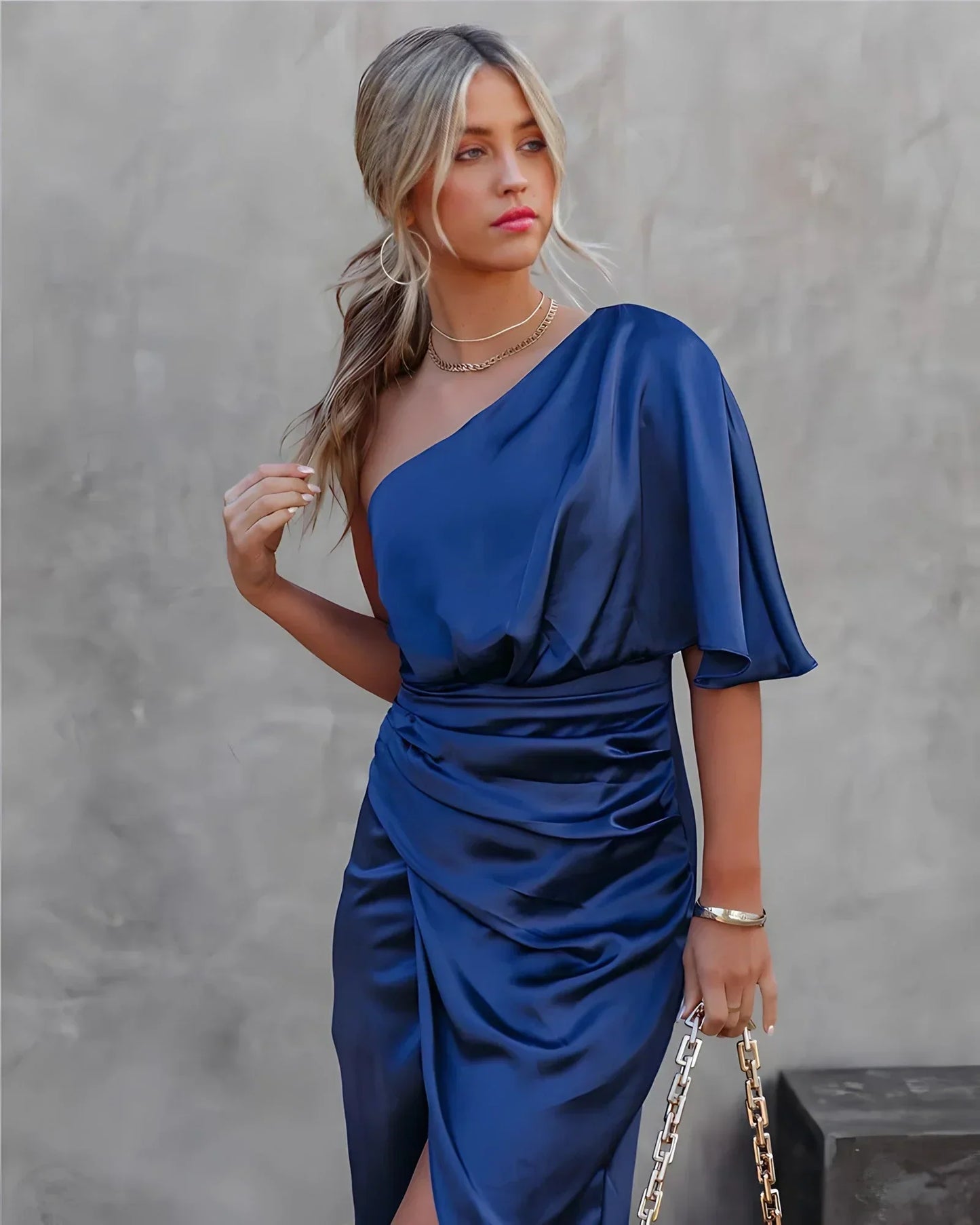 AD | Elegant sidenklänning