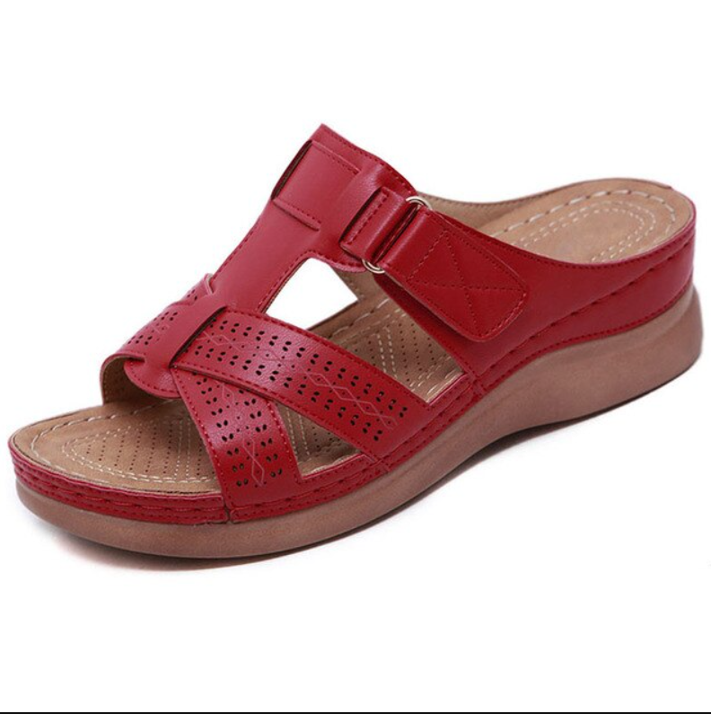 AD | : Klassiska feminina sandaler och retroskor