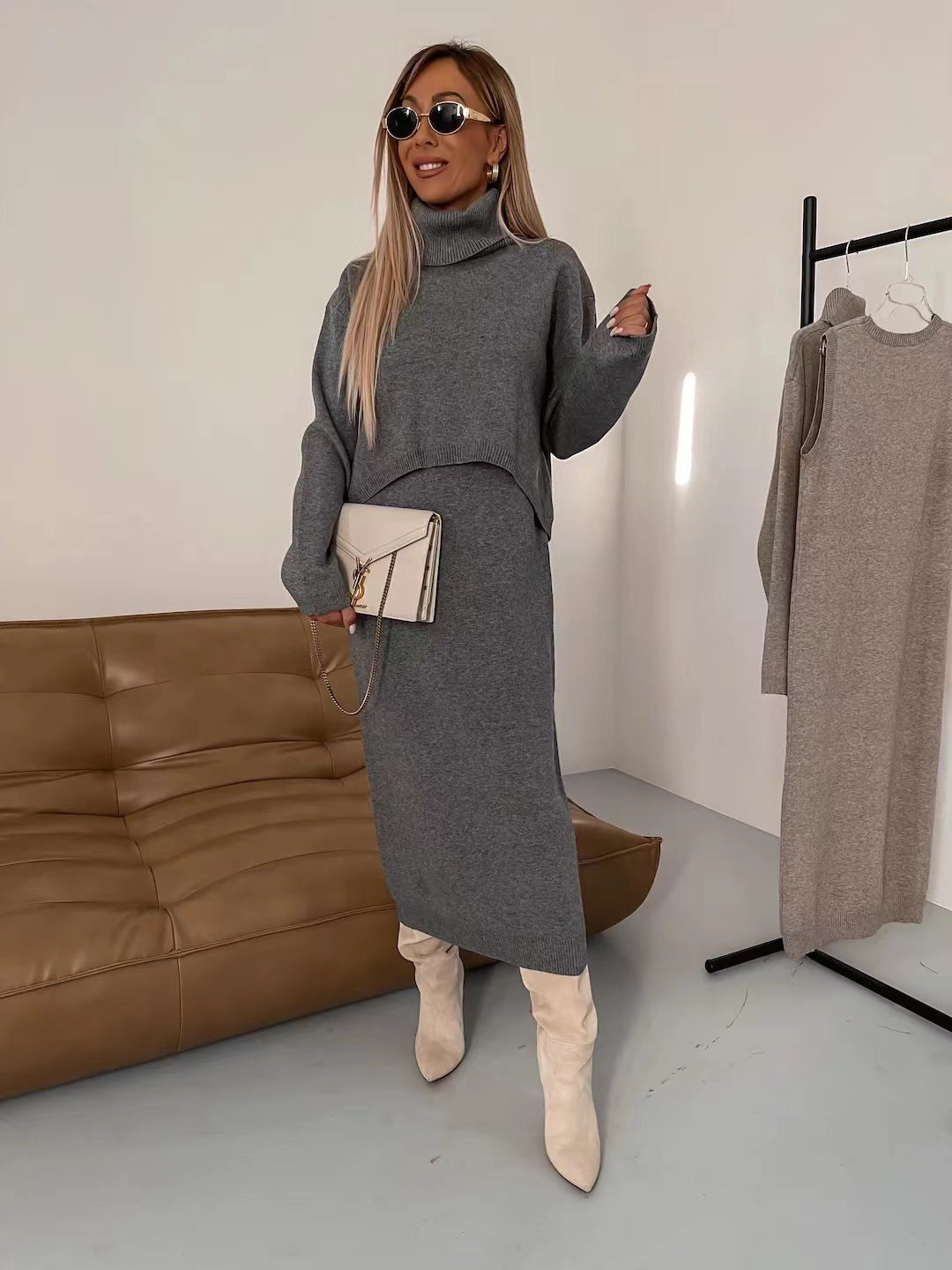 AD | Set med långklänning och elegant turtleneck-tröja