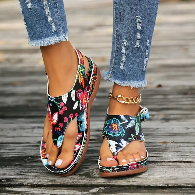 AD | Boho-sandaler med blommigt mönster och tårem