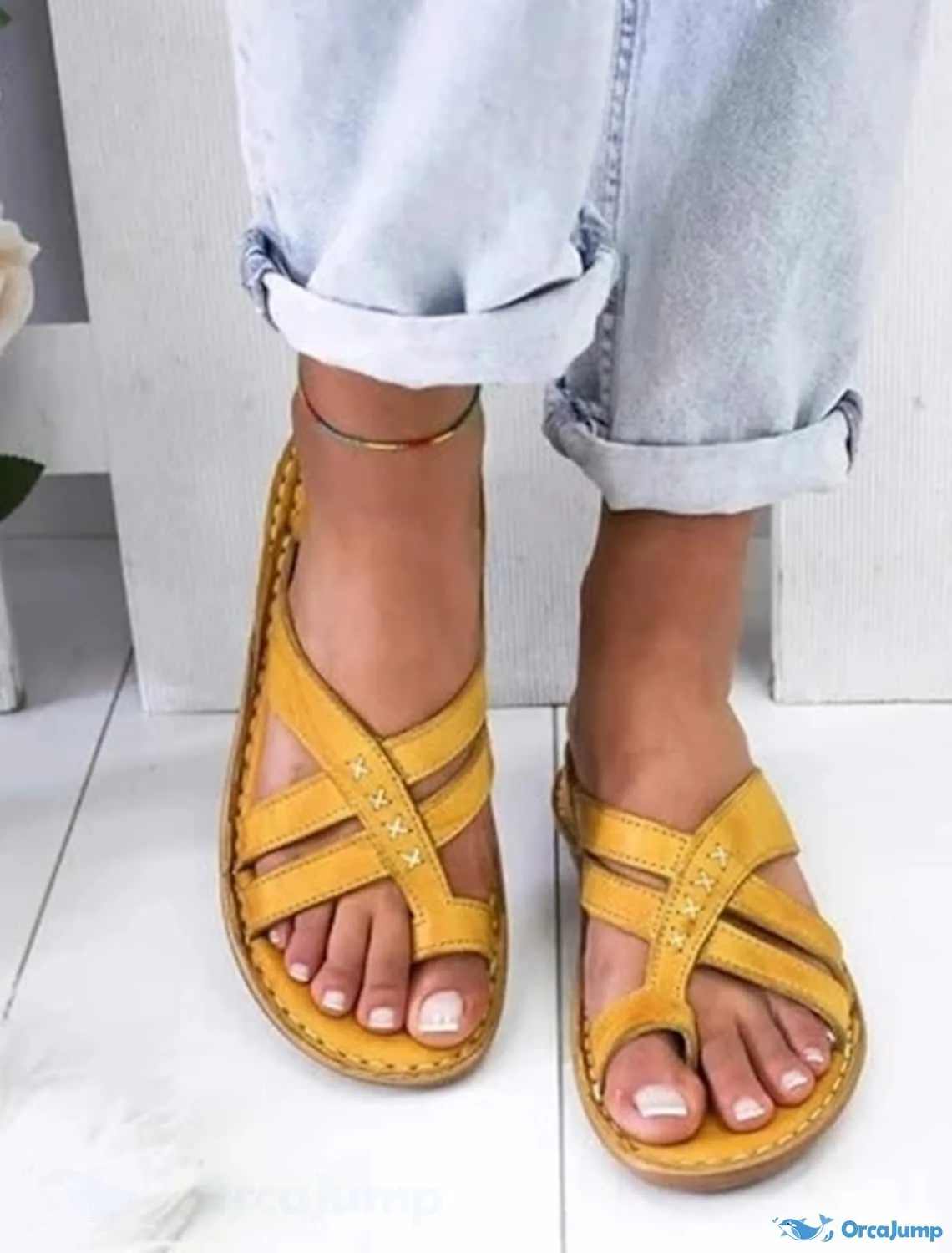 AD | Moderiktiga och enkla allmänna sandaler