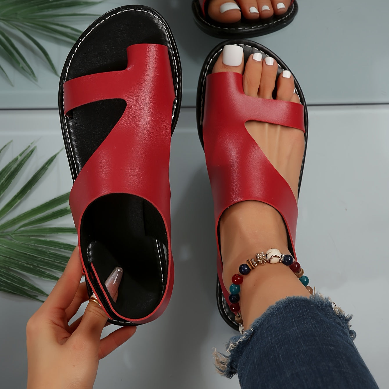 AD | Sandaler med öppen tå och utskärningar
