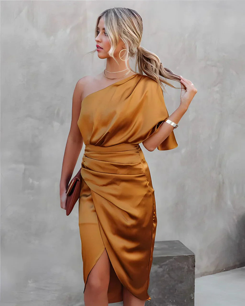 AD | Elegant sidenklänning