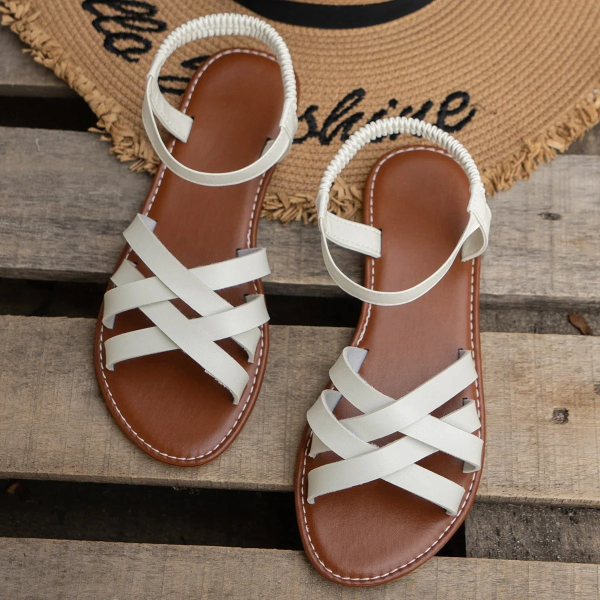 AD | Platta sandaler med halksäker gummisula och rem