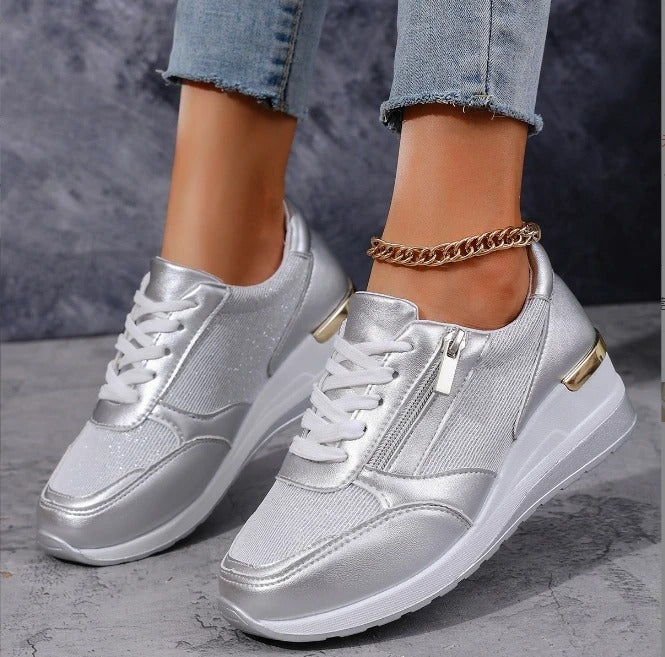 AD | Sneakers i metall med dragkedja