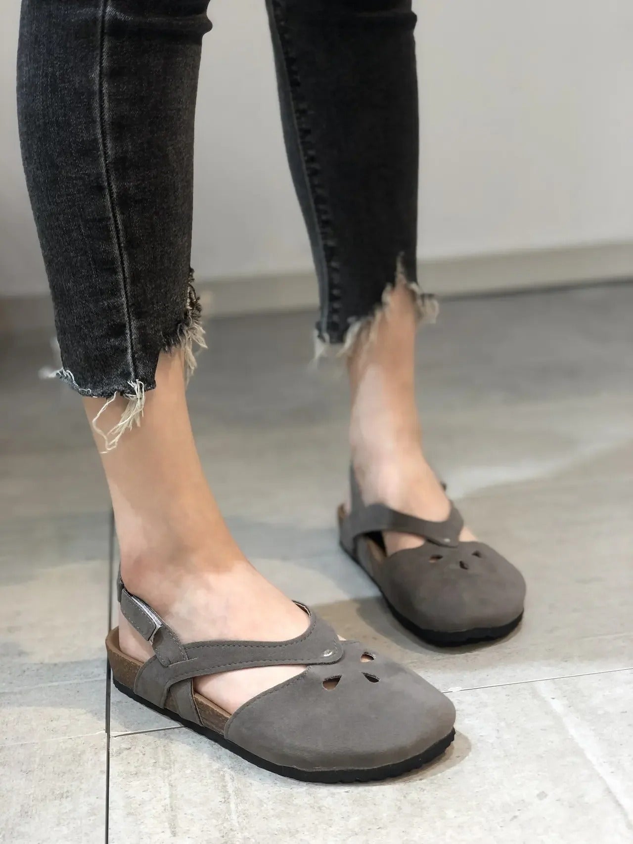 AD | Sandaler med remmar med sling-back