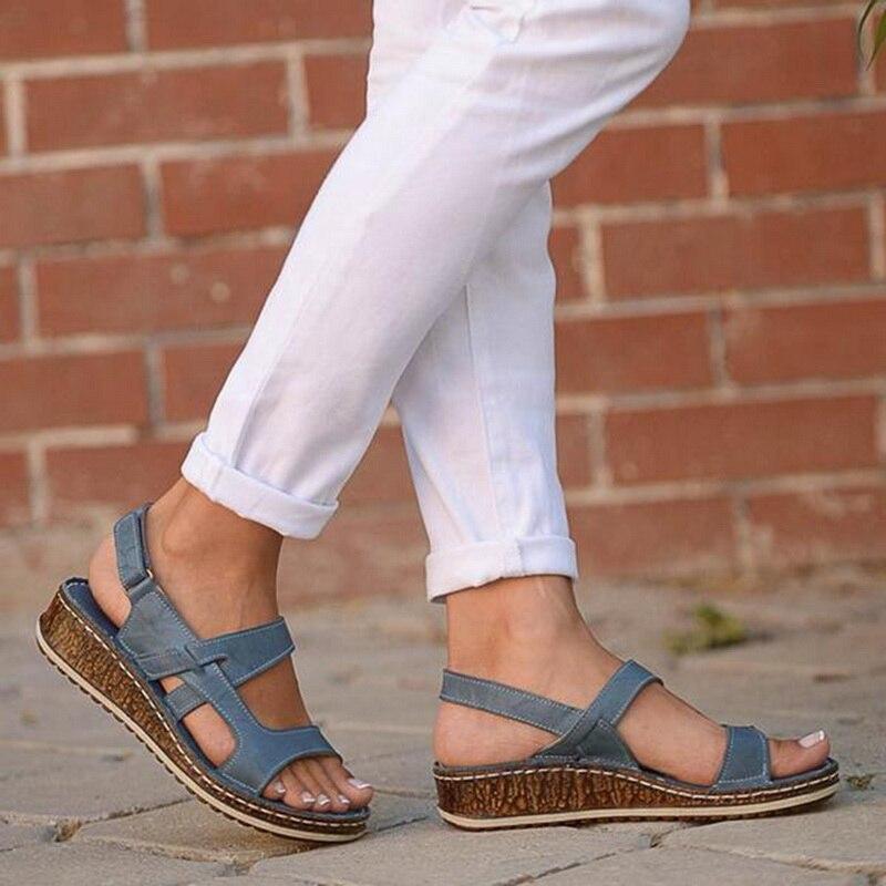 AD | Bekväma kilformade sandaler med justerbara remmar