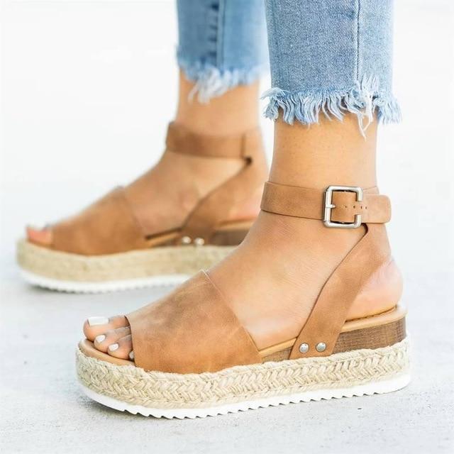 AD | Sandal med höga klackar