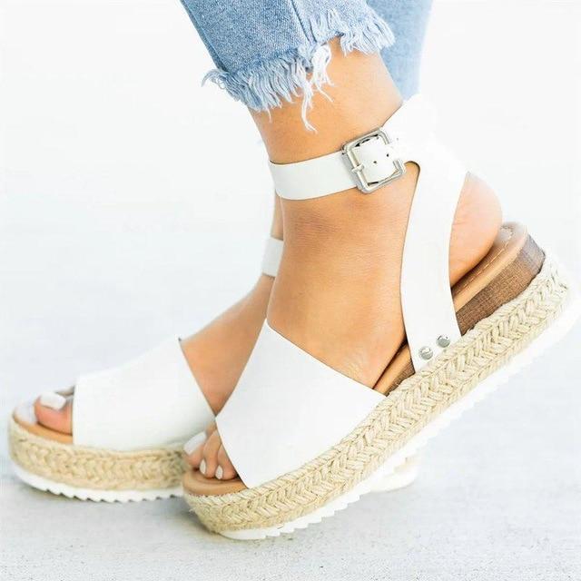 AD | Sandal med höga klackar