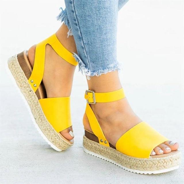 AD | Sandal med höga klackar