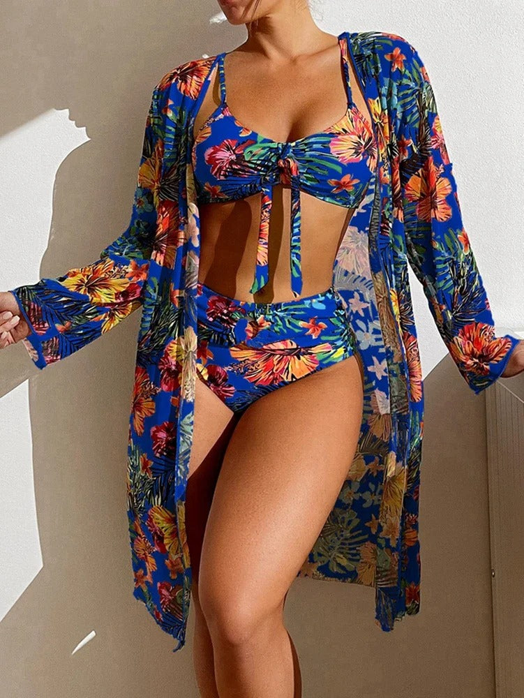 AD | Bikini med blommigt tryck och överlägg