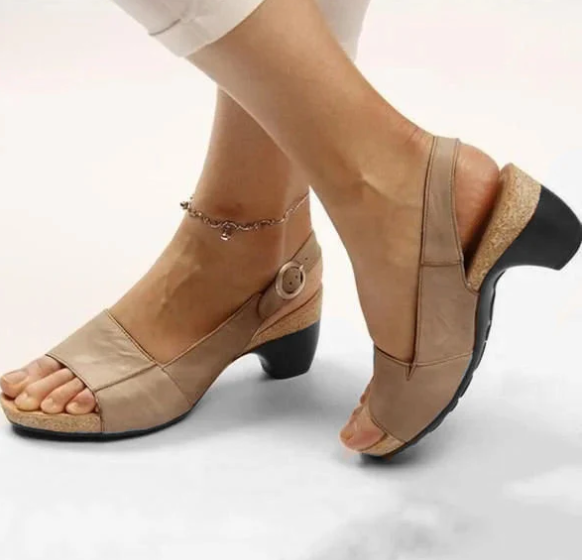 AD | Öppna sandaler med slingback och blockklack