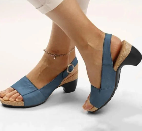 AD | Öppna sandaler med slingback och blockklack
