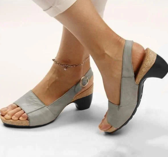 AD | Öppna sandaler med slingback och blockklack