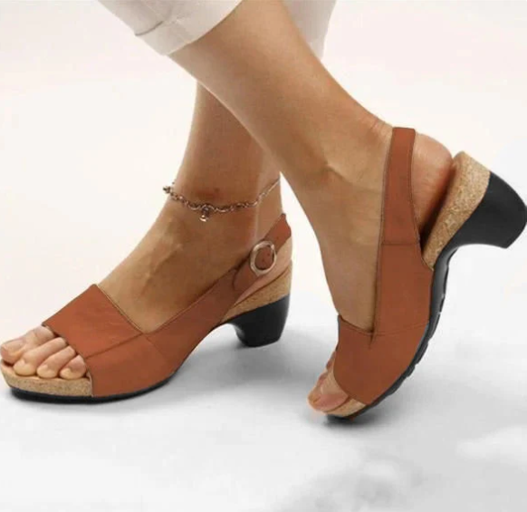 AD | Öppna sandaler med slingback och blockklack