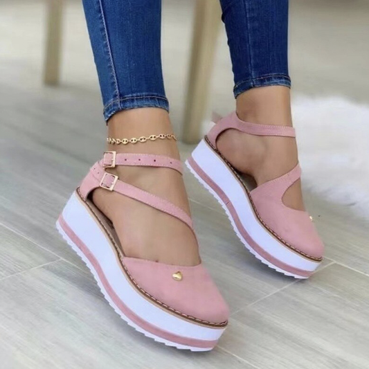 AD | Eleganta kilklackssandaler med plattform