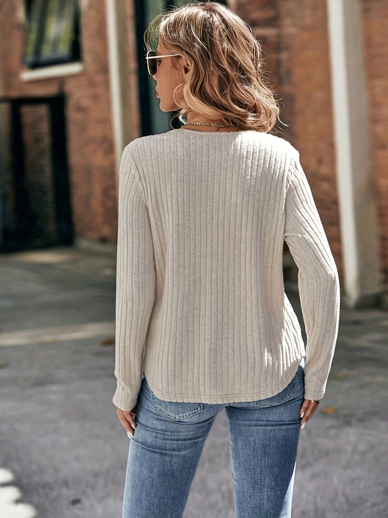 AD | Tidlös, elegant T-shirt för vintern