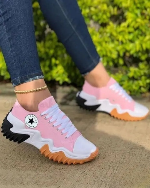 AD | Muffin snörningssneakers med öljetter och kontrasterande inlägg