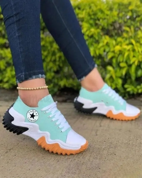 AD | Muffin snörningssneakers med öljetter och kontrasterande inlägg