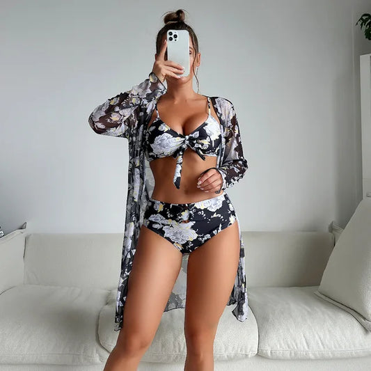 AD | Elegant sommarbikini med hög midja och blommigt mönster
