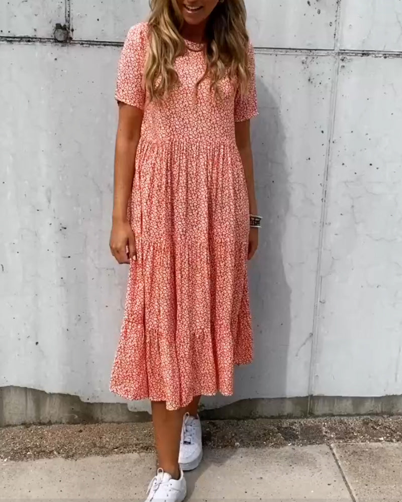 AD | Kortärmad klänning med blommigt tryck