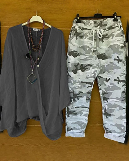 AD | Set med byxor och blus med kamouflagemönster