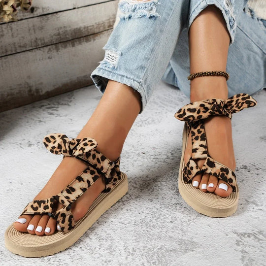 AD | | Eleganta sandaler med leopardmönster