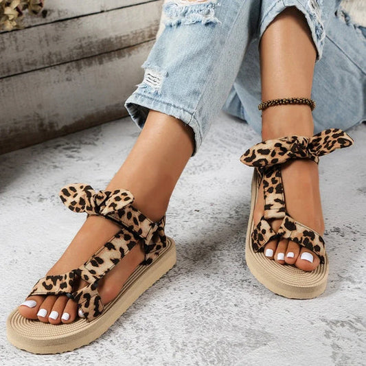 AD | | Eleganta sandaler med leopardmönster