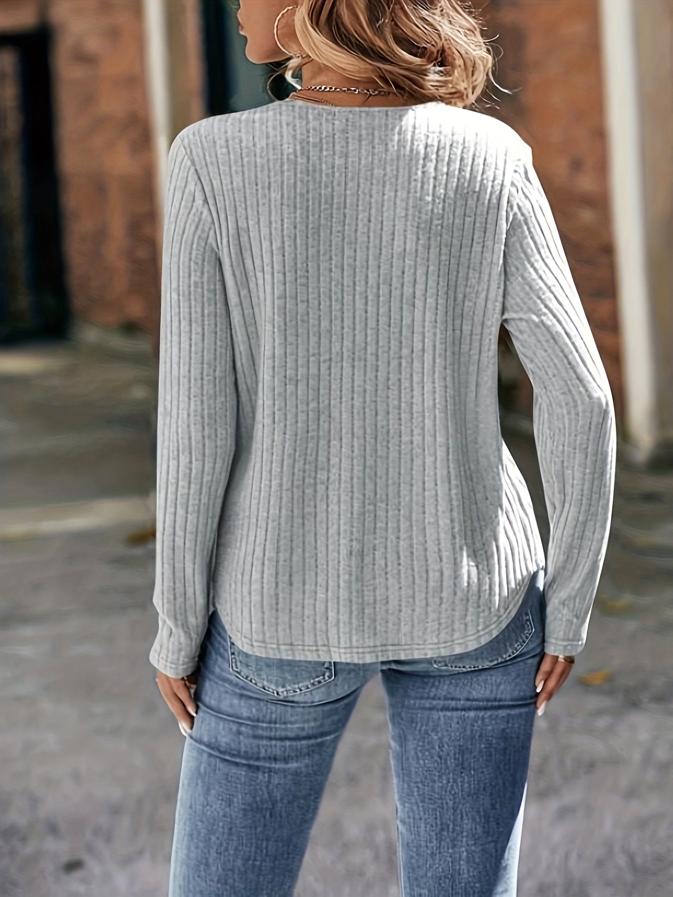 AD | Tidlös, elegant T-shirt för vintern
